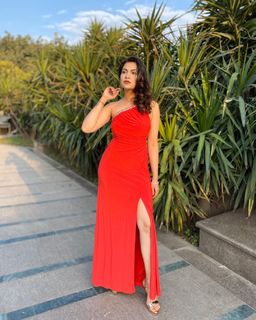 Geet Gambhir feet photo thumbnail