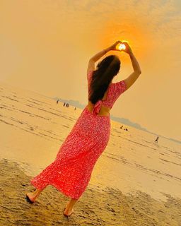 Geet Gambhir feet photo thumbnail