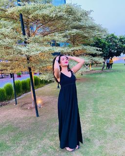 Geet Gambhir feet photo thumbnail