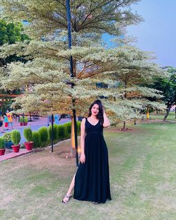 Geet Gambhir feet photo thumbnail