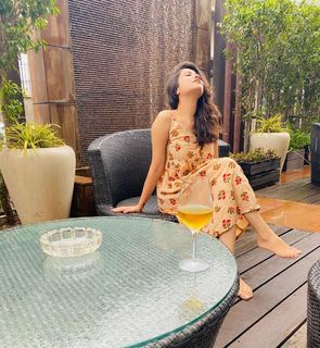 Geet Gambhir feet photo thumbnail