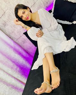 Geet Gambhir feet photo thumbnail