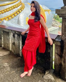 Geet Gambhir feet photo thumbnail