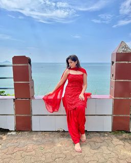 Geet Gambhir feet photo thumbnail