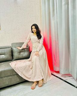 Geet Gambhir feet photo thumbnail