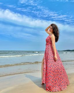 Geet Gambhir feet photo thumbnail