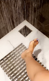 Geet Gambhir feet photo thumbnail