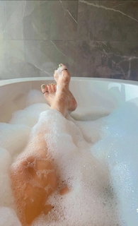 Geet Gambhir feet photo thumbnail