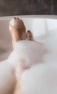 Geet Gambhir feet photo thumbnail