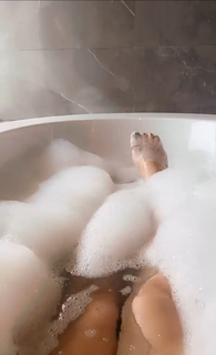 Geet Gambhir feet photo thumbnail