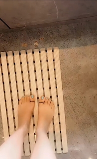 Geet Gambhir feet photo thumbnail