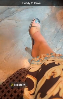 Geet Gambhir feet photo thumbnail