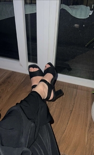 Geet Gambhir feet photo thumbnail