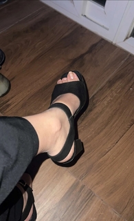 Geet Gambhir feet photo thumbnail