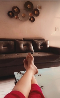 Geet Gambhir feet photo thumbnail