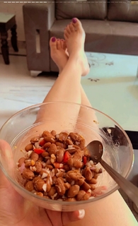 Geet Gambhir feet photo thumbnail