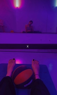 Geet Gambhir feet photo thumbnail