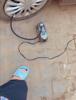 Geet Gambhir feet photo thumbnail