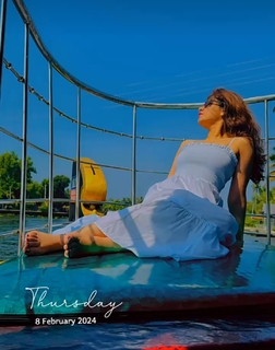 Geet Gambhir feet photo thumbnail