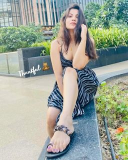 Geet Gambhir feet photo thumbnail