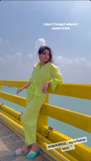 Geet Gambhir feet photo thumbnail