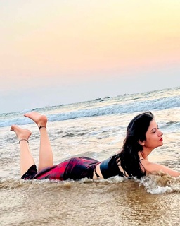 Geet Gambhir feet photo thumbnail