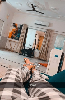 Geet Gambhir feet photo thumbnail