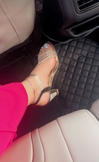 Geet Gambhir feet photo thumbnail