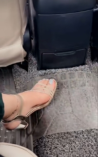 Geet Gambhir feet photo thumbnail