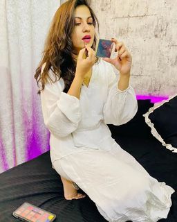 Geet Gambhir feet photo thumbnail