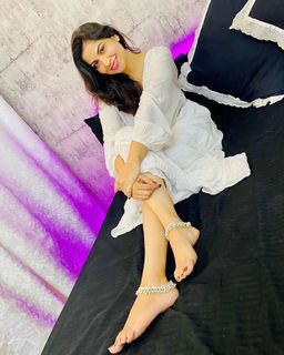 Geet Gambhir feet photo thumbnail
