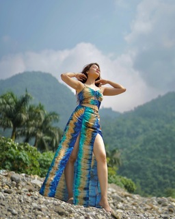 Geet Gambhir feet photo thumbnail