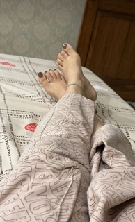 Geet Gambhir feet photo thumbnail