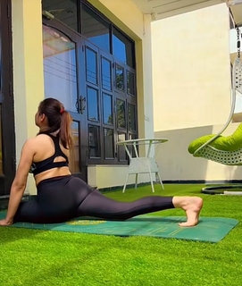 Geet Gambhir feet photo thumbnail