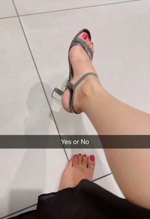 Geet Gambhir feet photo thumbnail