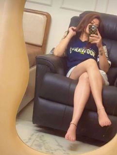 Geet Gambhir feet photo thumbnail