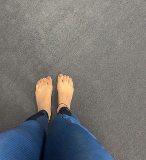 Geet Gambhir feet photo thumbnail