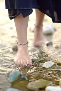 Geet Gambhir feet photo thumbnail