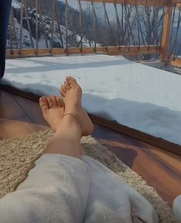 Geet Gambhir feet photo thumbnail