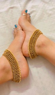 Geet Gambhir feet photo thumbnail