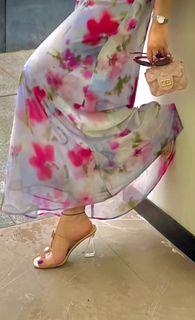 Geet Gambhir feet photo thumbnail