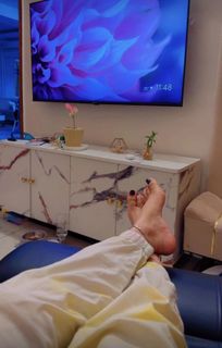Geet Gambhir feet photo thumbnail