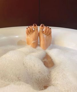 Geet Gambhir feet photo thumbnail