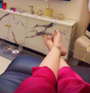 Geet Gambhir feet photo thumbnail