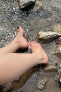 Geet Gambhir feet photo thumbnail