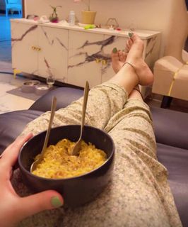 Geet Gambhir feet photo thumbnail