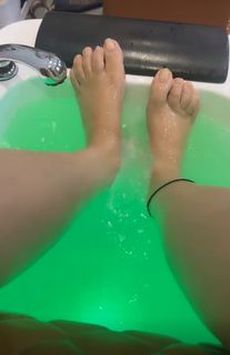 Geet Gambhir feet photo 3