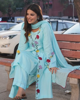 Geet Goraya feet photo 2