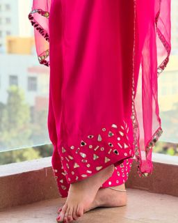Geet Goraya feet photo 5