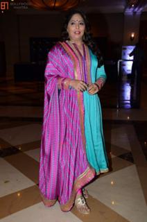 Geeta Kapoor feet photo 11